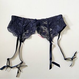 Victoria’s Secret NWT Lace Garter Belt Lingerie Large